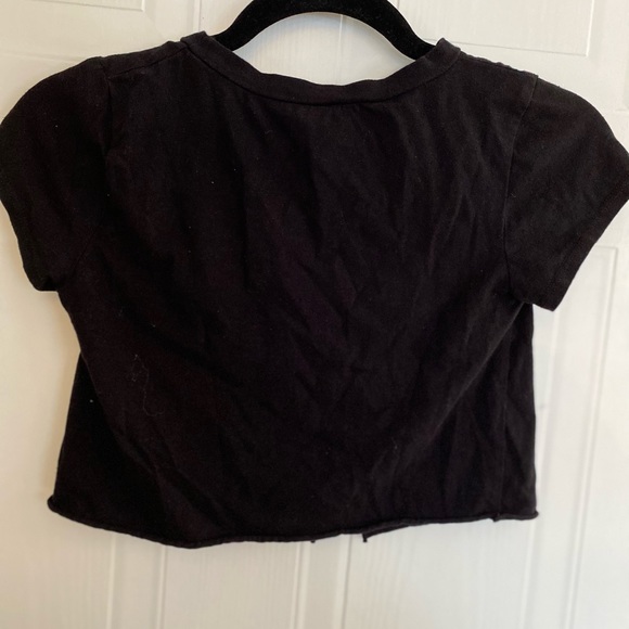 Fashion Nova graphic crop top - Picture 2 of 2